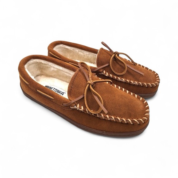 NWOB Minnetonka Pile Lined Hardsole Brown Slippers Men's Size 8M Cozy Perfection - Picture 1 of 6
